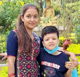 ३१ वर्षीया महिला ९ वर्षीय छोरासहित बेपत्ता