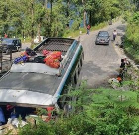 सिन्धुपाल्चोकमा बस दुर्घटना हुँदा ३५ घाइते