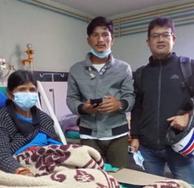 भिरबाट लडेको गाईले किचेर घाईते महिलाको आर्थिक अभाबले उपचारमा समस्या