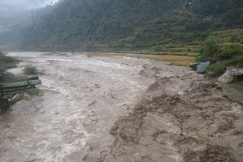 बाढी पहिरोबाट ज्यान गुमाउनेको संख्या १०० नाघ्यो, ४१ जना बेपत्ता