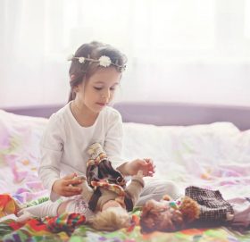 किन छोरा र छोरीका लागि अलग-अलग खेलौना ?