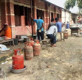 विद्यार्थी निकालेर स्कुलमा भोजभतेर, जन्तीलाई सुत्ने ठाउँ