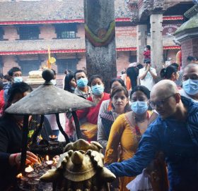 आज महाअष्टमी पर्व, महाकाली, महालक्ष्मी र महासरस्वतीको विशेष पूजा गरिँदै