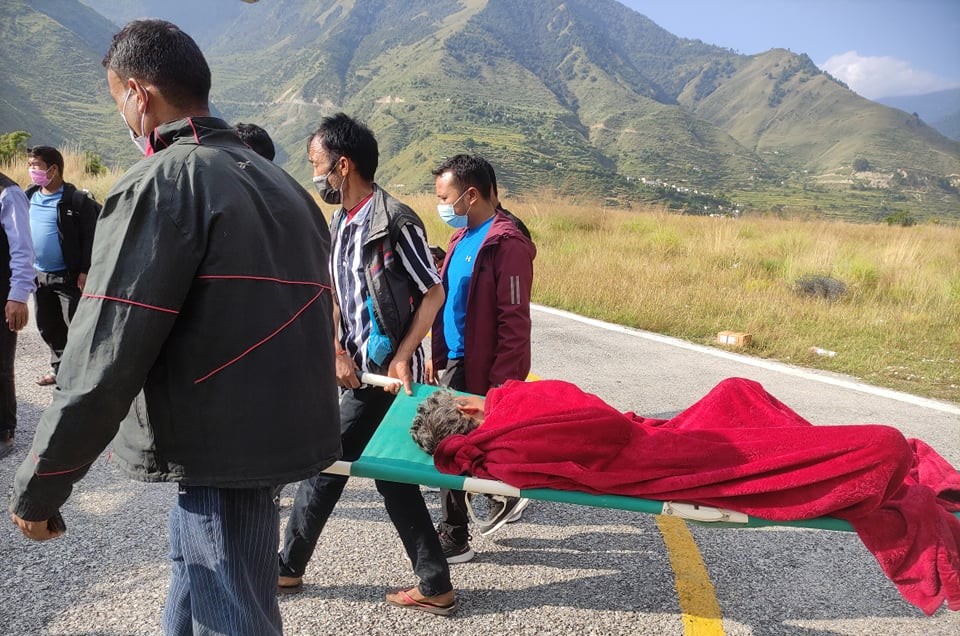 हवाइ सेवा नियमित नहुँदा बाजुरामा २ जनाको ज्यान गयो, अन्य बिरामी अलपत्र