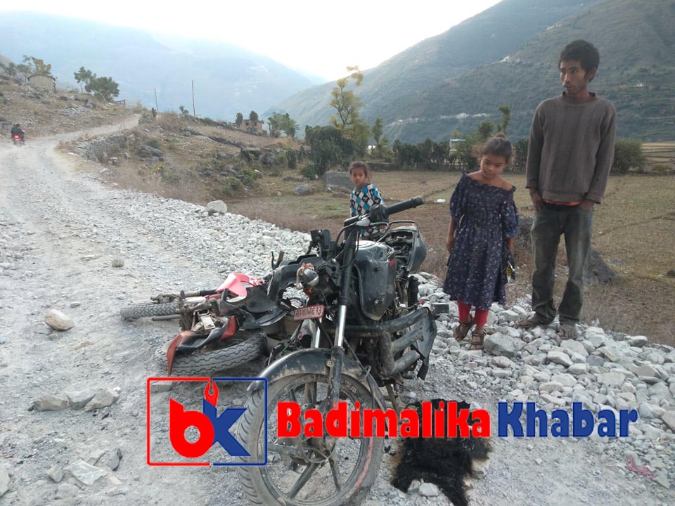 अज्ञात समुहले बाजुराकाे बुढिनन्दाका २ वटा मोटारसाइकल जलायो