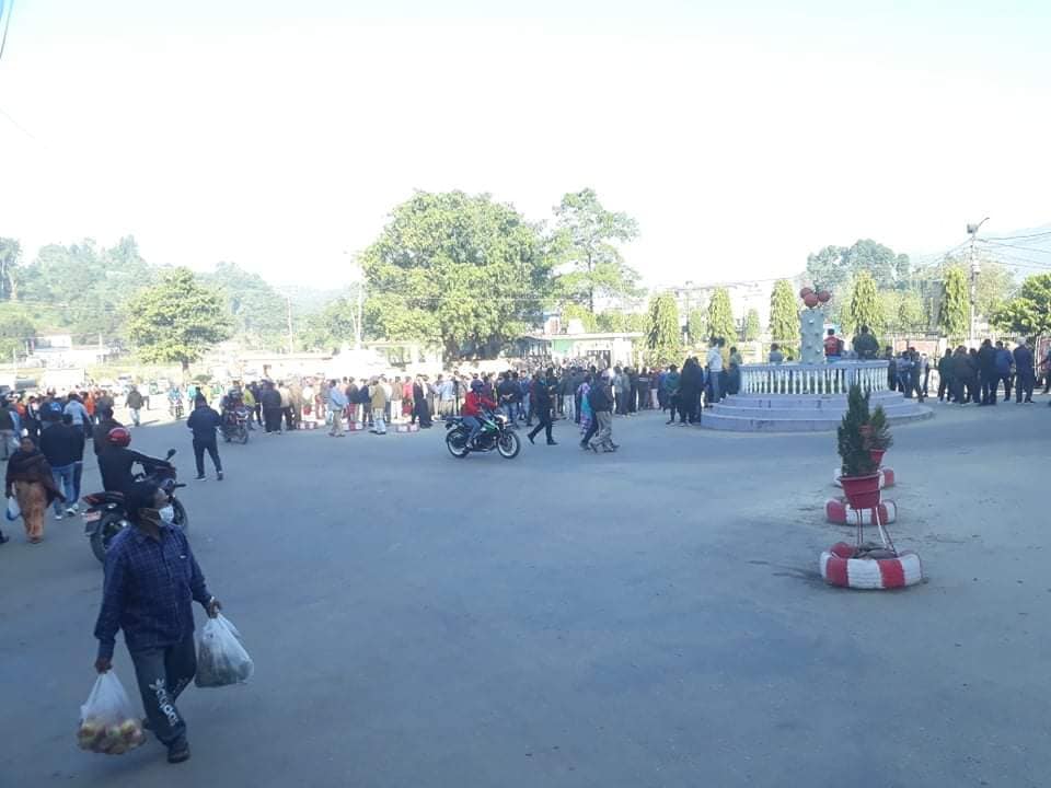 एमाले र गठबन्धनका कार्यकर्ताबीच झडप हुने स्थिति भएपछि सिन्धुली सदरमुकाममा निषेधाज्ञा