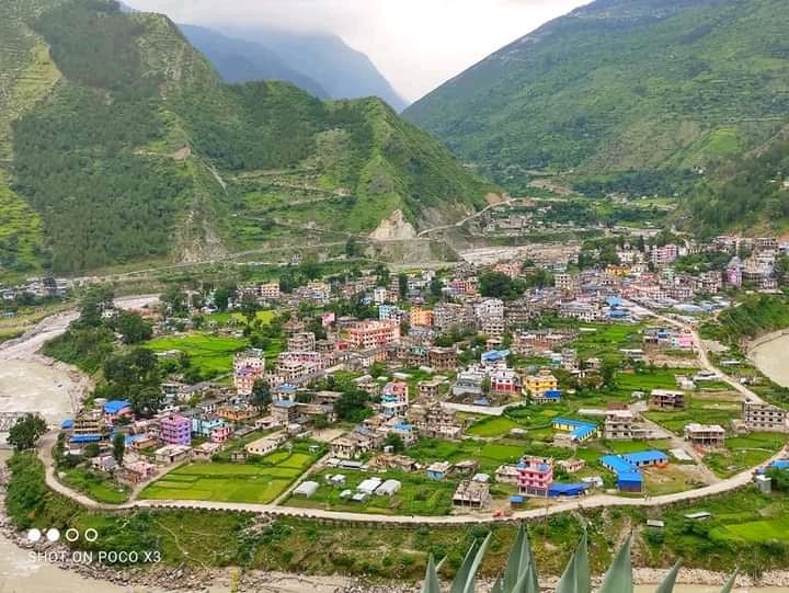 दुई हजार पर्ने १ कट्टा चामलको मूल्य अहिले सदरमुकाम चैन्पुरमा ३ हजार:प्रशासन भन्छ अनुगमन भईरहेको छ