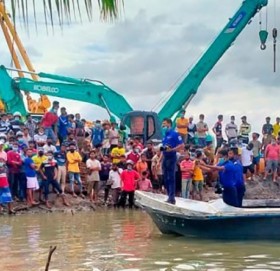 श्रीलंकामा डुंगा पल्टिँदा ६ जनाको मृत्यु ११ जना घाइते