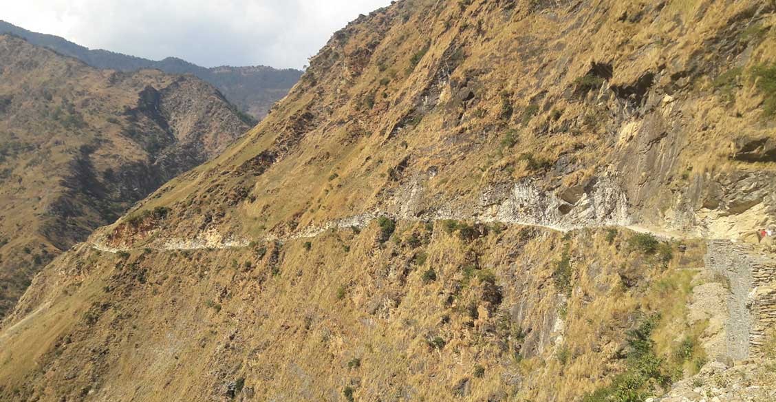 चीनसँग सीमा जोडिएको तिंकर नाका सुरक्षाविहीन