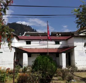 बाजुरामा जातीय विभेद् गर्ने जैशीलाई अदालतले तोक्यो  ५ हजार जरिवाना