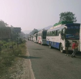 बिप्लबले मनमर्जी तरिकाले बन्द गरेको अलपत्र यात्रुहरुको गुनासो 