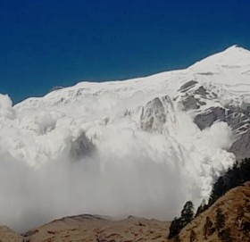 मुस्ताङको हिमपहिरोमा परेर १२० चौरी बेपत्ता