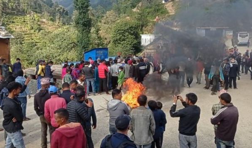 अछाममा काँग्रेसका क्षेत्रीय प्रतिनिधिको हत्या भएको भन्दै आन्दोलन