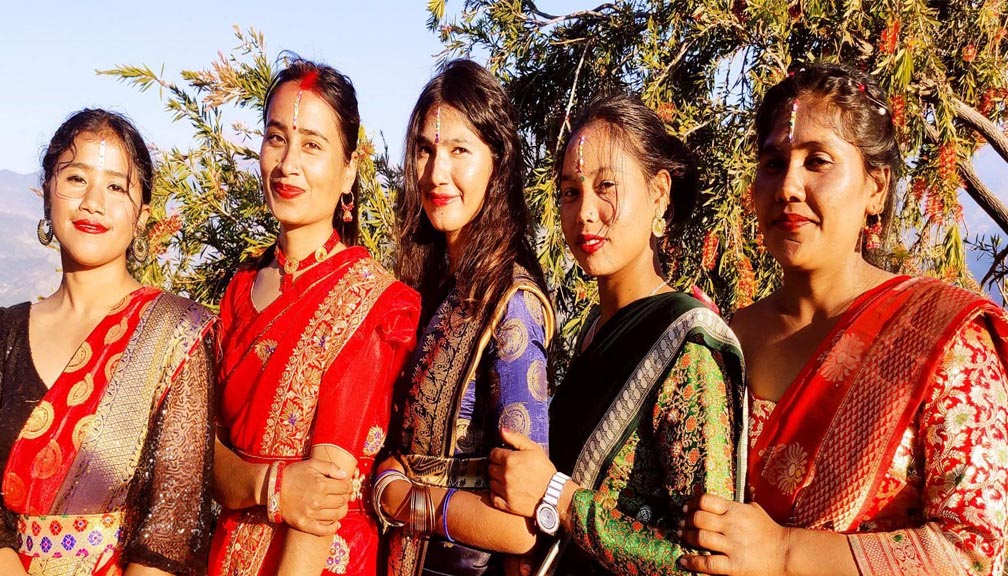 भाइटीकाको दक्षिणा अनाथ आश्रमलाई दिए