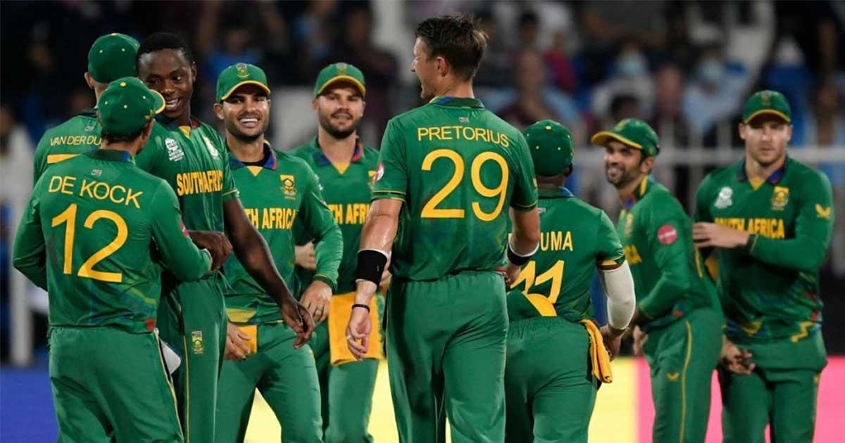 टी–२० विश्वकप : दक्षिण अफ्रिकासँग इङ्ल्यान्ड पराजित, अब सेमिफाइनल पुग्ने एउटा टोलीको टुङ्गो लाग्न बाँकी