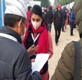 भीम रावललाई भोट नहाल्न भन्दै एमाले प्रतिनिधिहरुलाई बाँडियो पर्चा