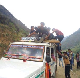 चैन्पुर तलकोट मनपरी भाँडा लिदैँ जीप चालक,प्रशासनको नत अनुगमन,न त कार्बाही