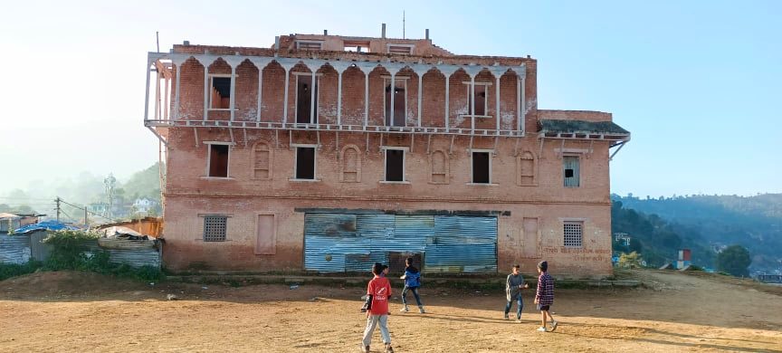 पुनः निर्माणको १३ वर्षसम्म पनि बनेन अछाम दरबार