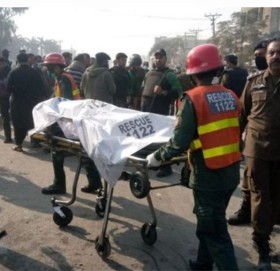 पाकिस्तानमा एक विदेशी नागरिकको कुटीकुटी हत्या, हत्यापछि शवमा आगो लगाइयो