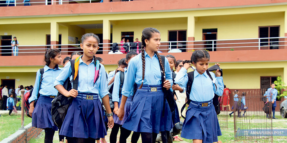 विद्यालयमै खोप केन्द्र बनाएर विद्यार्थीलाई मोर्डना खोप दिइने