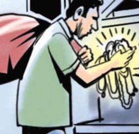 नगद र सुनका गहनासहित ६ लाख बढीको चोरी