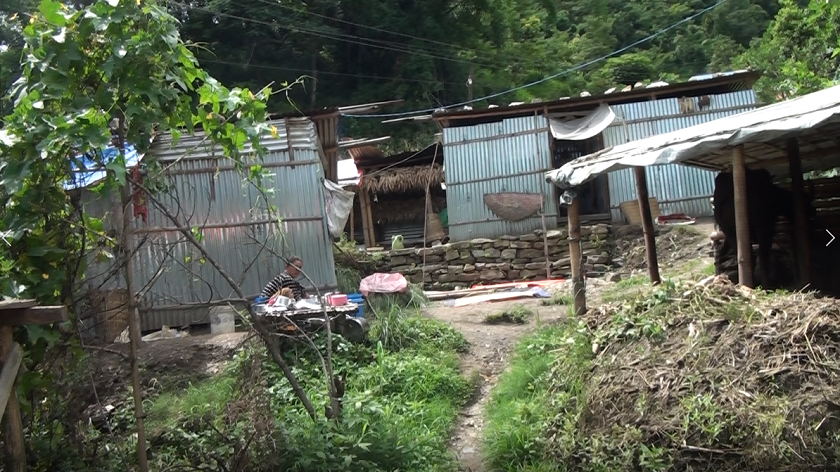 पहिरोपीडित डेढ वर्षदेखि टहरामै, सरकार आश्वासन मात्रै दिन्छ