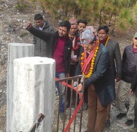 चौराटाका ९२ परिवारले पाए शुद्ध खानेपानी, मन्त्री शाहद्धारा उद्धघाटन