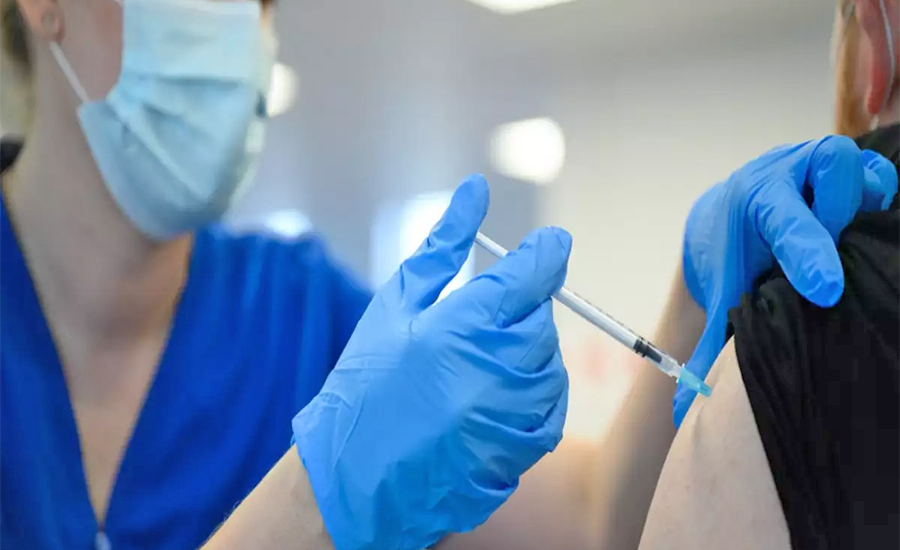 दन्त चिकित्सकको कर्तूत : कोरोनाको खोप छल्न शरीरमा जोडे नक्कली हात !