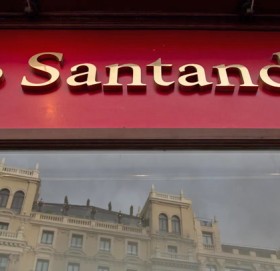 जब बैंकले भुलबस ग्राहकका खातामा पठायो २१ अर्ब !