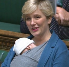 स्तनपान गराइरहेको तस्वीर खिच्न नपाइने, अटेरी गरे २ वर्षको जेल !