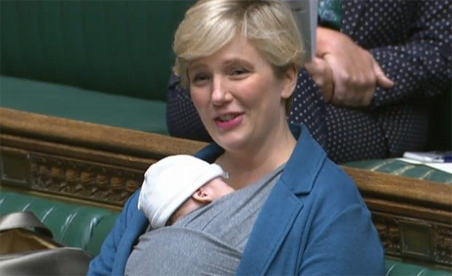 स्तनपान गराइरहेको तस्वीर खिच्न नपाइने, अटेरी गरे २ वर्षको जेल !