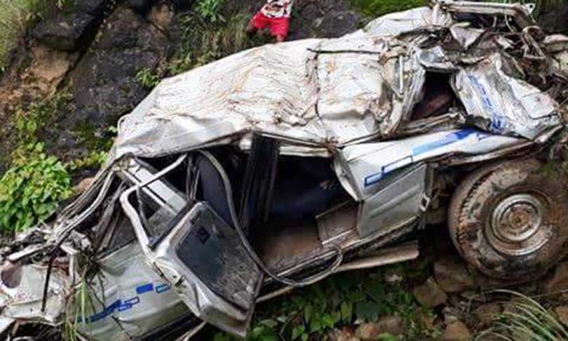 बन्दीपुरमा जिप दुर्घटना हुँदा ९ महिने बालिकासहित ६ जनाको मृत्यु