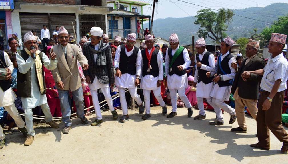 हराउदै परम्परागत देउडा संस्कृति