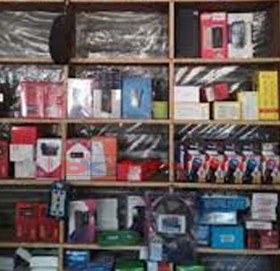 बाजुराको एक मोबाइल पसलमा चोरी