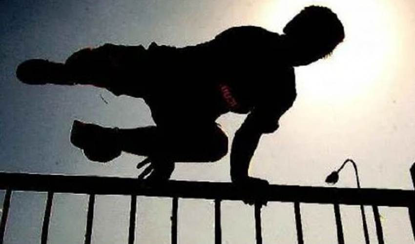 आगो ताप्ने क्रममा विवाद हुँदा चालकको कान काटियो, २ जना फरार