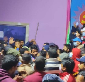 कैलालीमा एमालेको अधिवेशनमा झडप, निर्वाचन अनिश्चित