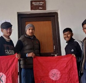 नेबिसंघले लगायो बाजुरा क्याम्पसमा ताला