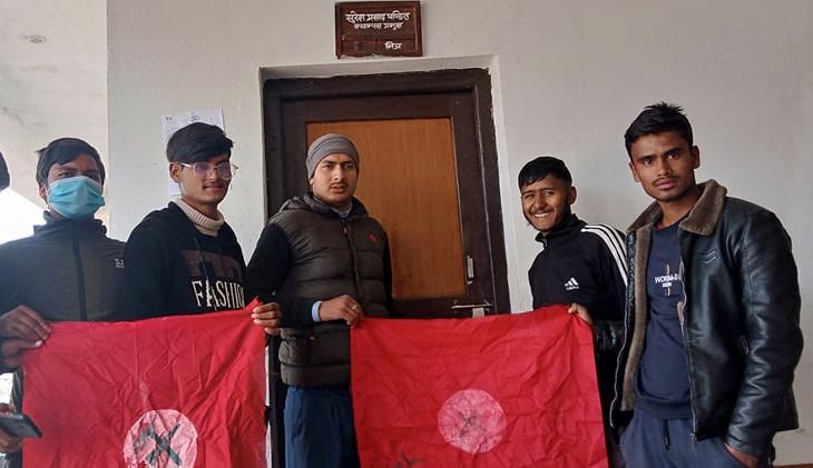 नेबिसंघले लगायो बाजुरा क्याम्पसमा ताला