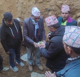 सरोस्वती आधारभुत बिद्यालयमा ३ कोठे भवनको शिल्लान्यास