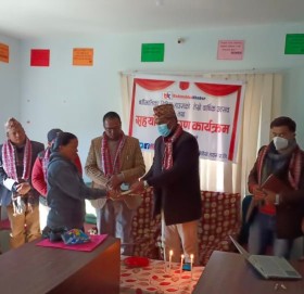 बडिमालिका मिडिया हाउसले बार्षिक उत्सवको अवसरमा ७ परिवारलाई राहत बितरण