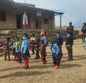 देउता रिसाउने डरले महिनावारी भएको समय स्कुल जादैनन शिक्षिका