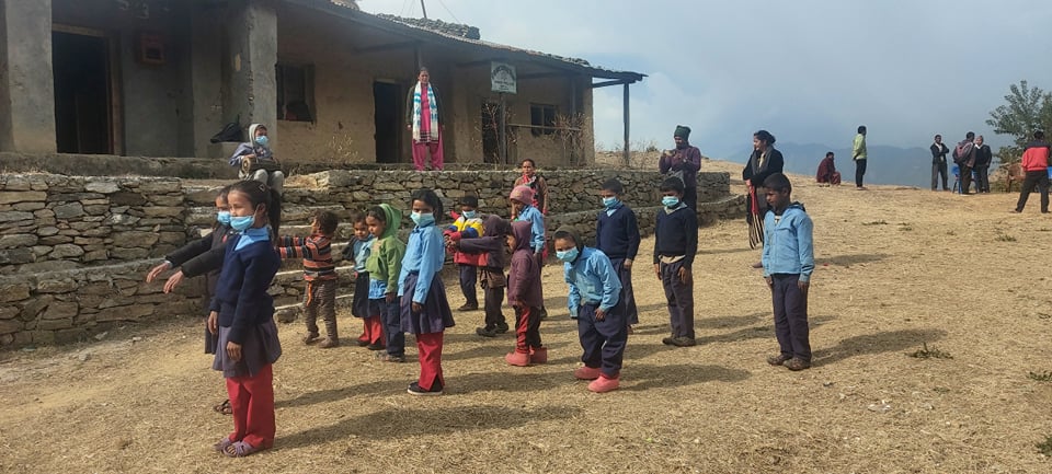 देउता रिसाउने डरले महिनावारी भएको समय स्कुल जादैनन शिक्षिका