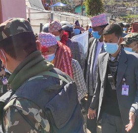 सुदूरपश्चिम प्रदेश प्रमुख जोशीकाे सदरमुकाममा भब्य स्वागत