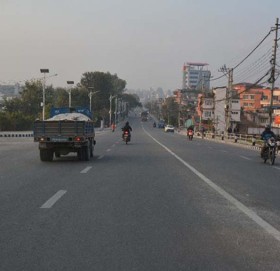 काठमाडौँमा दूधको गाडी र बसमा तोडफोड, ६ जना बन्दकर्ता पक्राउ