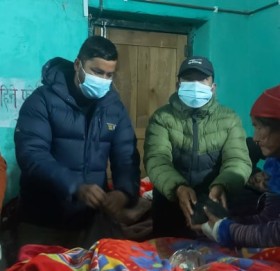 एमाले अध्यक्ष ओलीको जन्मउत्समा केपी बा स्पोट क्लवद्धारा फलफुल बितरण