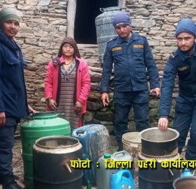 बाजुरामा  प्रहरीद्धारा  ४५ लिटर अबैध मदिरा नष्ट