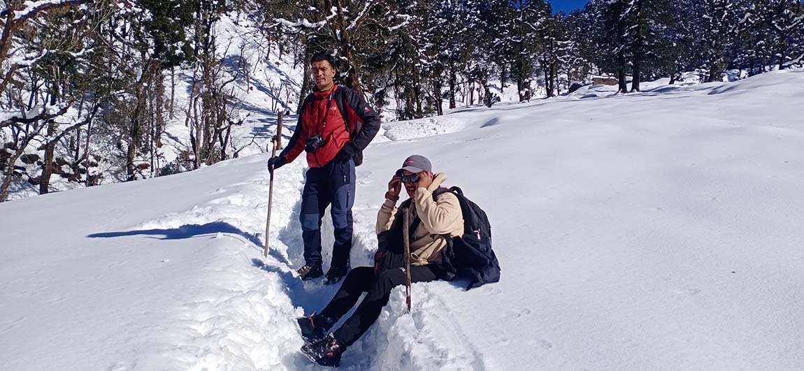 हिउँको घुम्टोमा बाजुराकाे पोरखेगढी