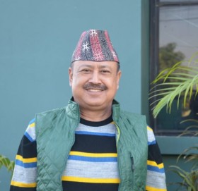 मेयरमा उम्मेदवारी घोषणा गर्दै अभियन्ता हमाल