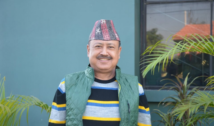 मेयरमा उम्मेदवारी घोषणा गर्दै अभियन्ता हमाल