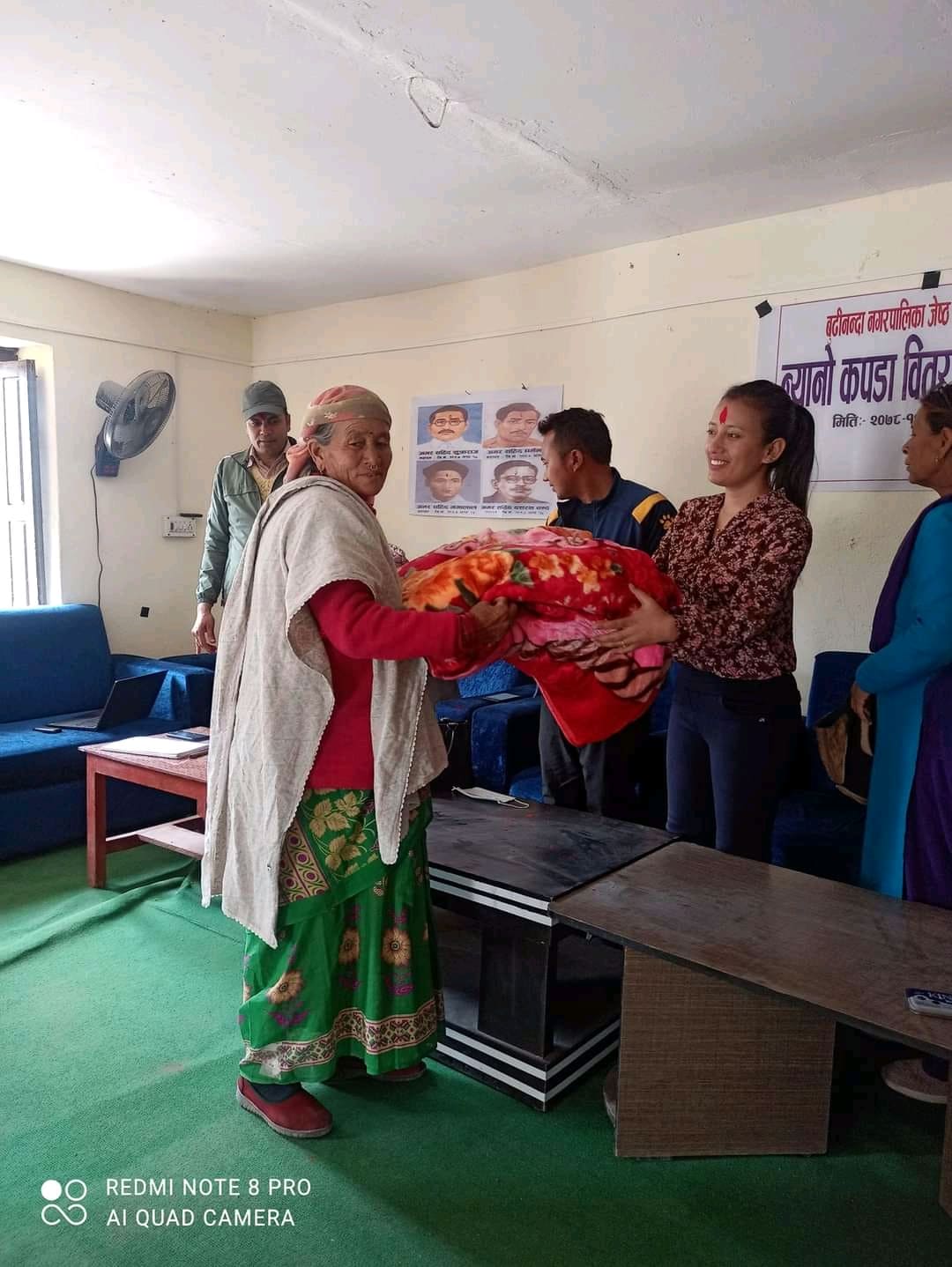 बुढीनन्दाका जेष्ठ नागरिकलाई कम्बल वितरण